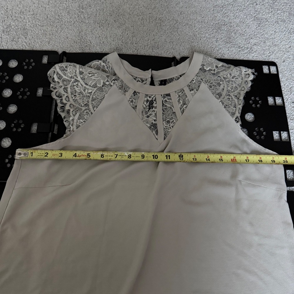 Luna Rae Womens Lace Shoulder Caged Neck Blouse Taupe Sleeveless Top Large - Picture 8 of 8